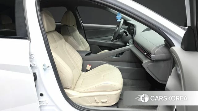 Hyundai The New Avante (CN7) 2024 Белый из Кореи, фото 2