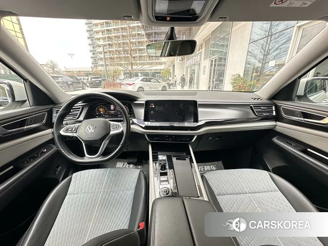 Volkswagen Teramont 2022 Серебристо-серый из Китая, фото 2