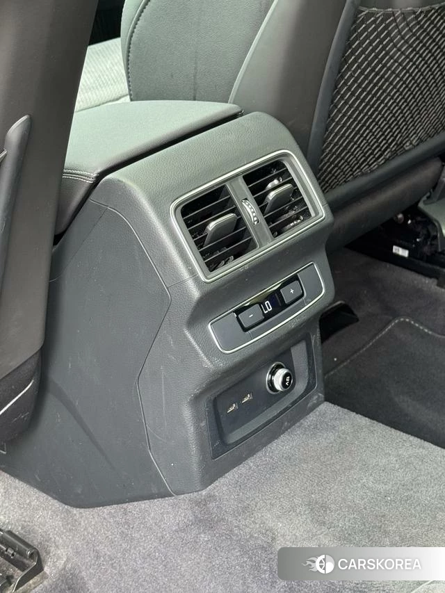 Audi Q5L 2023 Черный из Китая, фото 2