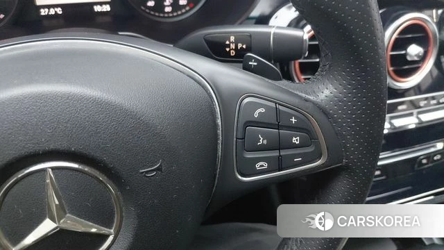Mercedes-Benz C-Class W205 2018 Белый из Кореи, фото 2