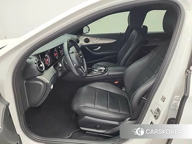 Mercedes-Benz E-Class W213 2018 Белый из Кореи, фото 2