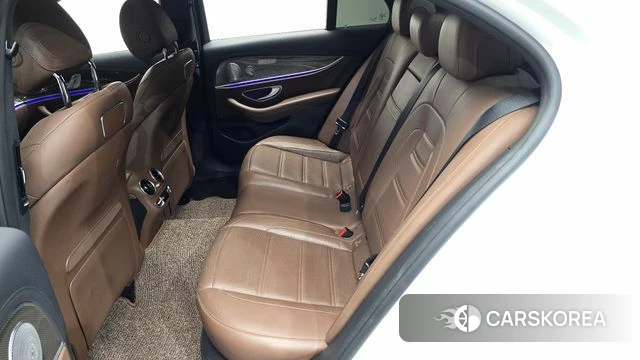 Mercedes-Benz E-Class W213 2019 Белый из Кореи, фото 2