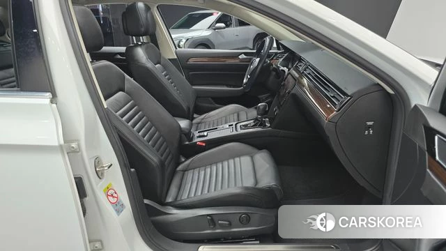 Volkswagen Passat GT (B8) 2018 Белый из Кореи, фото 2