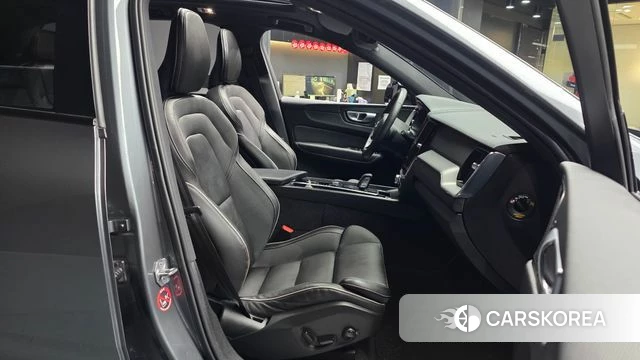 Volvo XC60 second Generation 2021 Серый из Кореи, фото 2