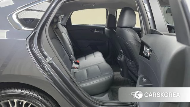Kia The New K3 2nd generation 2023 Серый из Кореи, фото 2