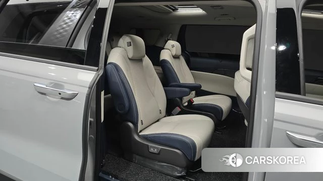 Kia The New Carnival 4th Generation 2026 Серебристо-серый из Кореи, фото 2