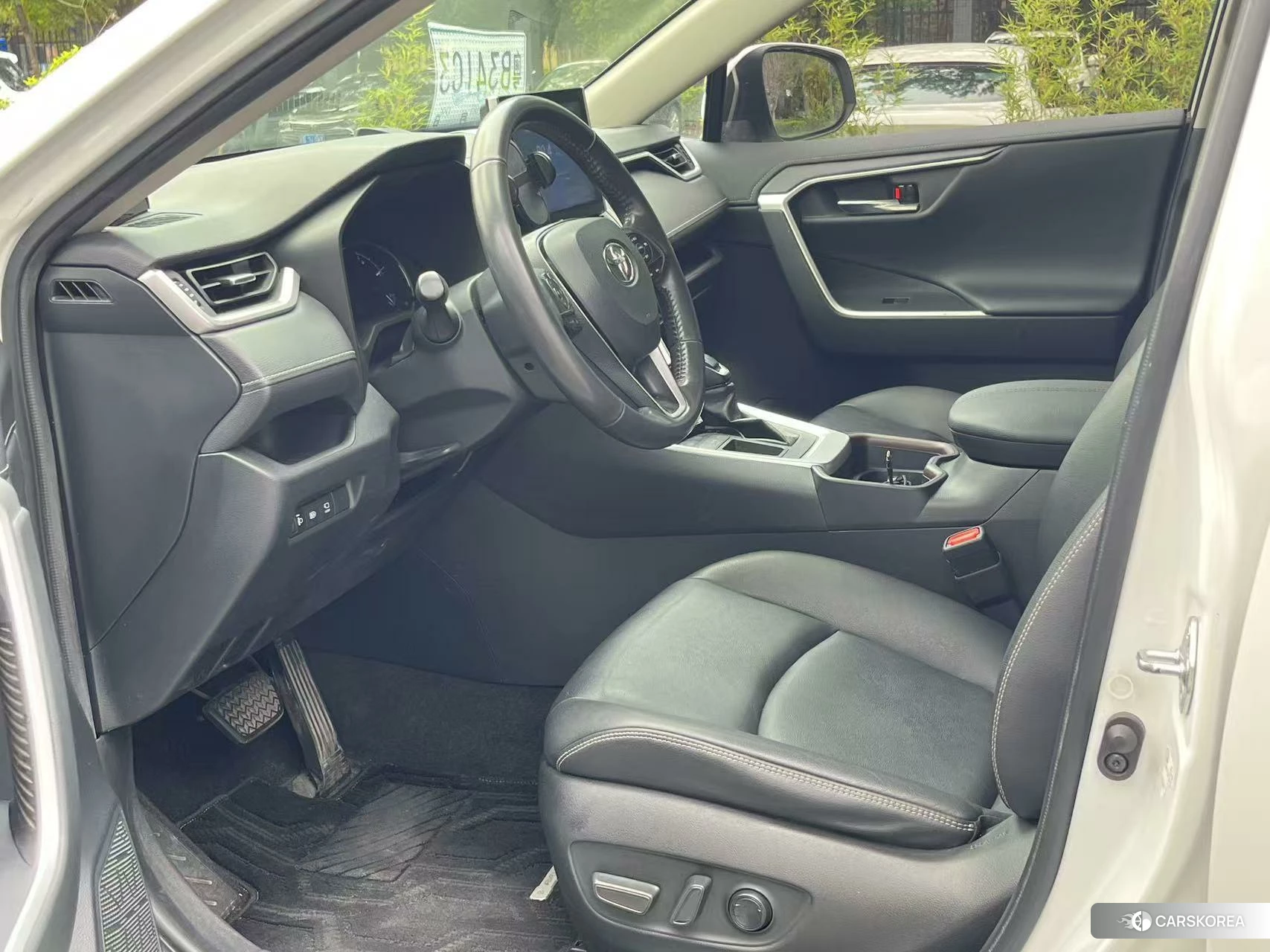 Toyota RAV4 2021 Белый из Китая, фото 2