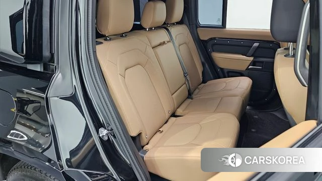 Land Rover Defender (L663) 2025 Черный из Кореи, фото 2