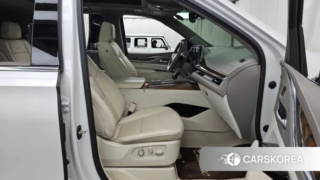 Cadillac Escalade 5th Generation 2021 Белый из Кореи, фото 2
