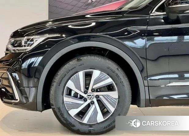 Volkswagen Tiguan L 2025 Черный из Китая, фото 2