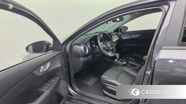 Kia The New K3 2nd generation 2023 Серый из Кореи, фото 2