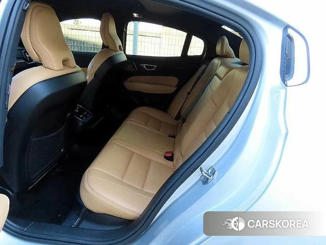 Volvo S60 3rd generation 2021 Серебряный из Кореи, фото 2