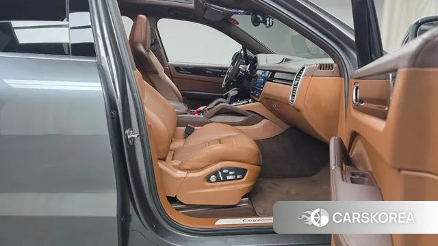 Porsche Cayenne (PO536) 2020 Серый из Кореи, фото 2