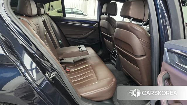 BMW 5 Series (G30) 2021 Черный из Кореи, фото 2