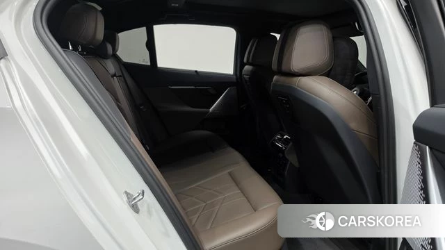 BMW i5 (G60) 2024 Белый из Кореи, фото 3