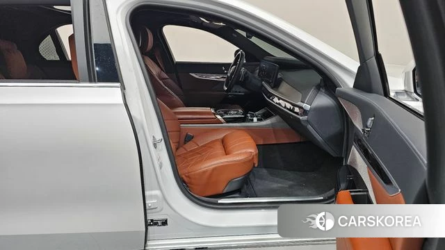 BMW 7 Series (G70) 2023 Белый из Кореи, фото 2
