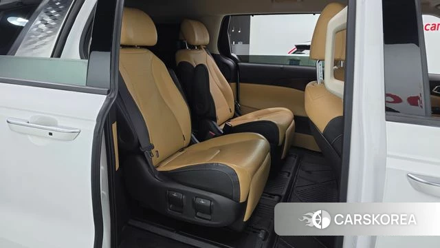 Kia Carnival 4th generation 2023 Белый из Кореи, фото 2