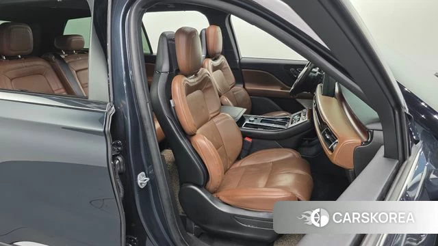 Lincoln Aviator 2nd generation 2022 Серый из Кореи, фото 2