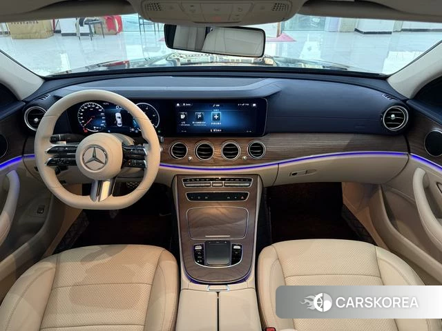 Mercedes-Benz E-Class 2023 Черный из Китая, фото 2