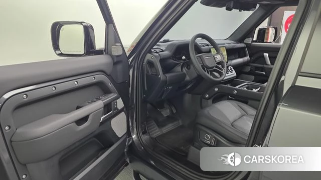Land Rover Defender (L663) 2024 Серый из Кореи, фото 2