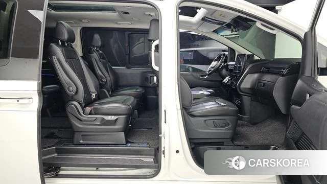 Hyundai Staria 2022 Белый из Кореи, фото 2