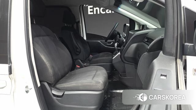 Hyundai Staria 2022 Белый из Кореи, фото 2