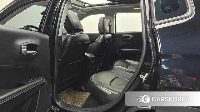 Jeep Compass 2nd Generation 2019 Черный из Кореи, фото 2