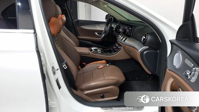 Mercedes-Benz E-Class W213 2019 Белый из Кореи, фото 2