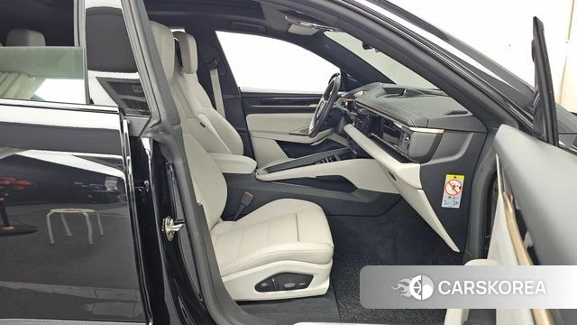 Porsche Makan EV 2025 Черный из Кореи, фото 2