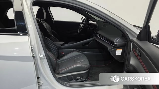 Hyundai The New Avante Hybrid (CN7) 2024 Серебристо-серый из Кореи, фото 2