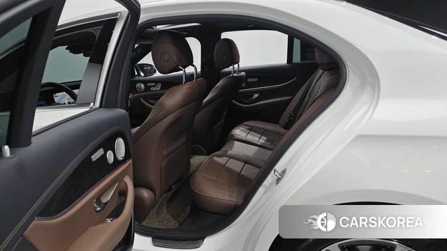 Mercedes-Benz E-Class W213 2021 Белый из Кореи, фото 2