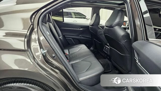Toyota Camry (XV70) 2019 Коричневый из Кореи, фото 2