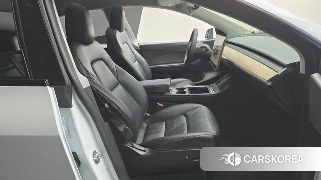 Tesla Model Y 2022 Белый из Кореи, фото 2