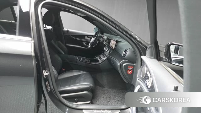 Mercedes-Benz E-Class W213 2020 Серый из Кореи, фото 2