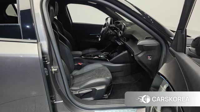 Peugeot 2008 Second generation 2021 Серый из Кореи, фото 2