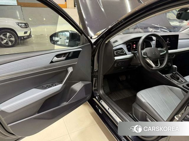 Volkswagen Lavida 2023 Черный из Китая, фото 2