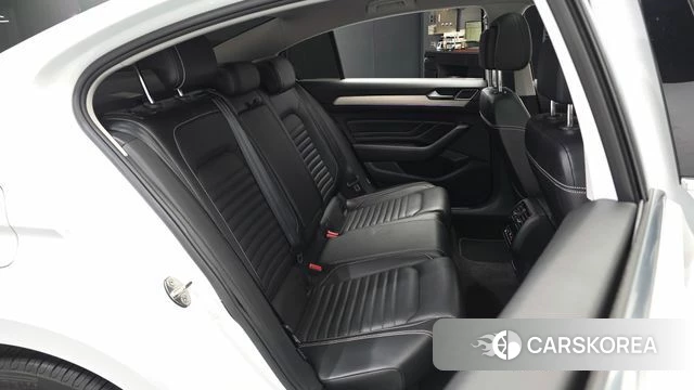 Volkswagen Passat GT (B8) 2022 Белый из Кореи, фото 2
