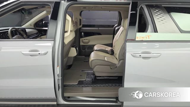 Kia The New Carnival 4th Generation 2024 Серебристо-серый из Кореи, фото 2