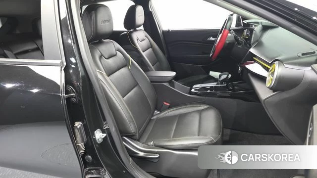Chevrolet (GM Daewoo) Trax Crossover 2024 Черный из Кореи, фото 2