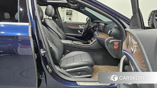 Mercedes-Benz E-Class W213 2021 Синий из Кореи, фото 2