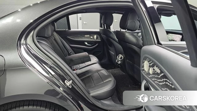 Mercedes-Benz E-Class W213 2021 Серый из Кореи, фото 2
