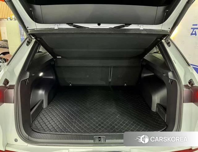 Volkswagen Tavendor 2024 Белый из Китая, фото 2