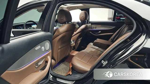 Mercedes-Benz E-Class W213 2018 Черный из Кореи, фото 2