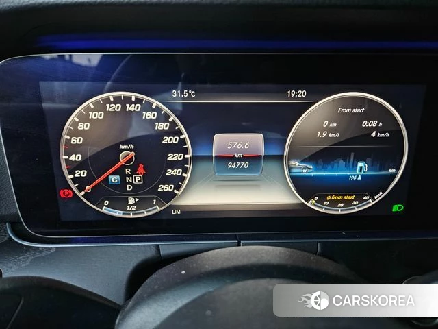 Mercedes-Benz E-Class W213 2019 Белый из Кореи, фото 2