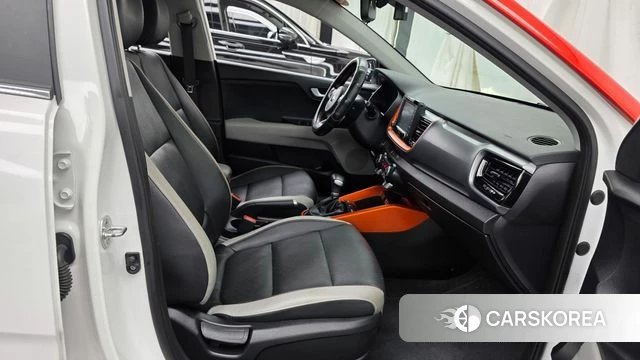 Kia Stonic 2018 Белый из Кореи, фото 2