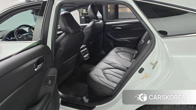 Toyota Avalon 5th Generation 2019 Белый из Кореи, фото 2