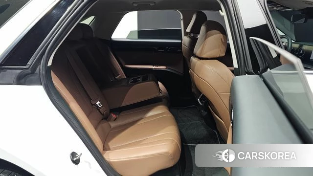 Hyundai Grandeur Hybrid (GN7) 2023 Белый из Кореи, фото 2