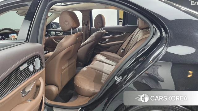 Mercedes-Benz E-Class W213 2019 Черный из Кореи, фото 2