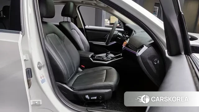 BMW 3 Series (G20) 2020 Белый из Кореи, фото 2