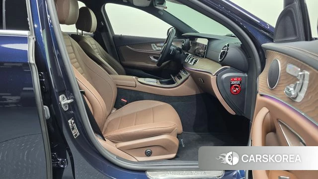 Mercedes-Benz E-Class W213 2022 Синий из Кореи, фото 2